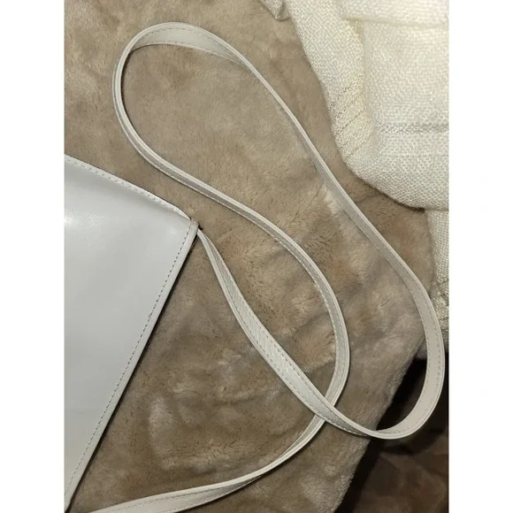Vintage Monsac White Leather Crossbody - Picture 8 of 14